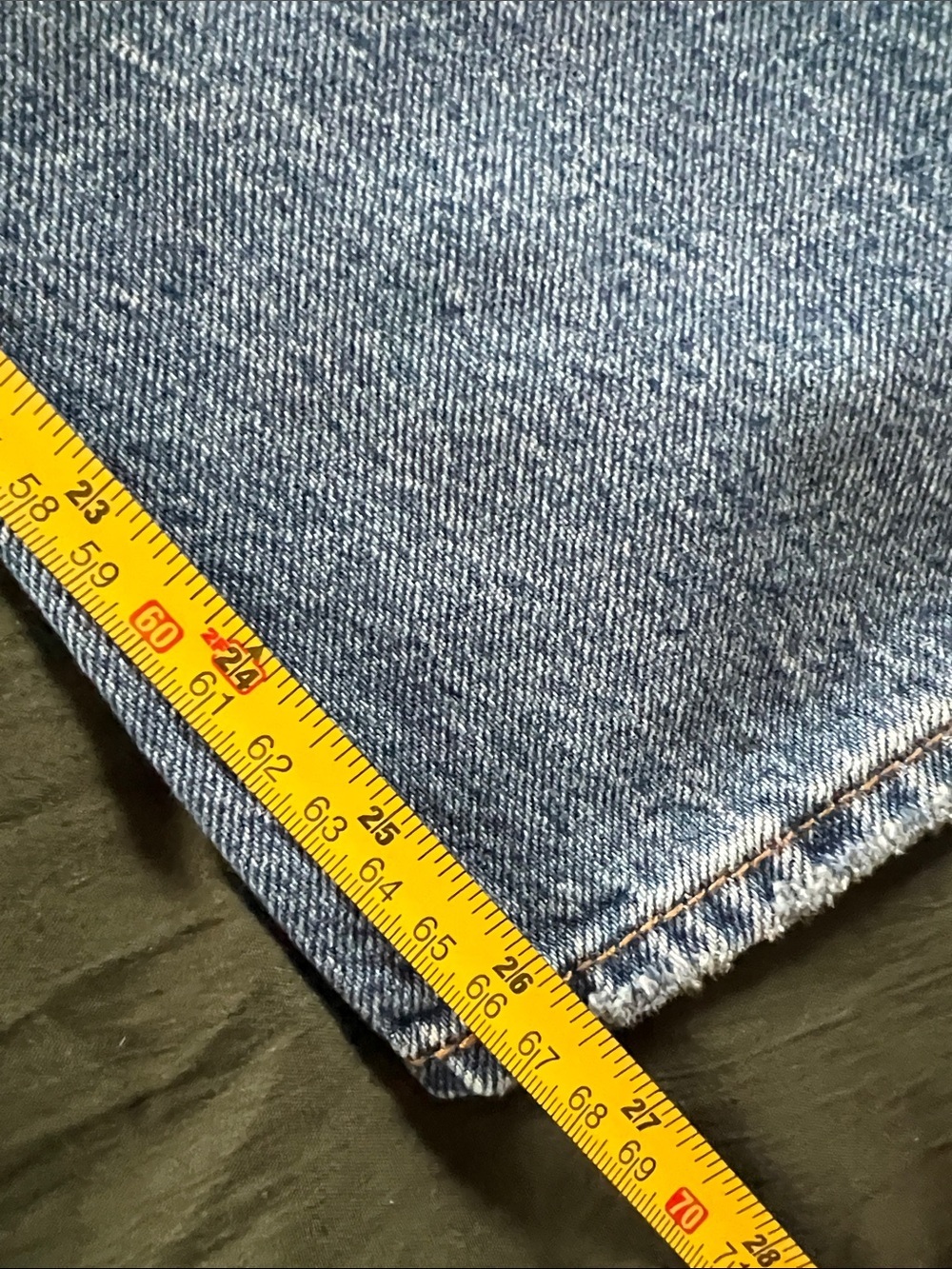 Levi's Ribcage Straight Ankle Distressed Jeans Size 30 - Picture 9 of 10